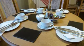 Hurst Dene Aparthotel - Image 4