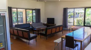 Bellarine Lodge Sleeps 30 - Image 3