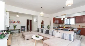 Lumina Apartment with Shared Pool - Image 5