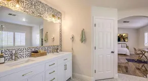 Luxury and Harmony in a 6BR Dream Villa; Pool, Hot Tub, Game room, Near the Las Vegas Strip - Image 4