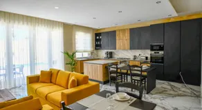 Azure W B&B - Image 4