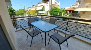 Seaside Apartment with parking in Melissi - Image 2