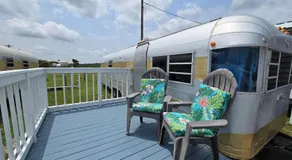 Waterfront Escape - Margie 1974 Silver Streak - Image 3