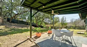 The Guava Door - Cheerful Mid-Century - big yard, free parking - Image 5