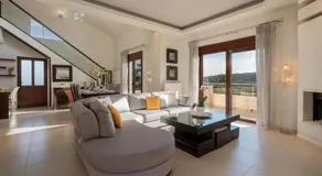 Apartamento totalmente equipado con jardín, terraza y piscina privada | Vistas a la piscina | Admite perro - Image 2