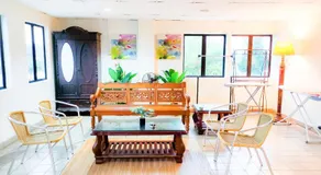 Lotus Inn - Image 2