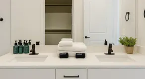 WorkerFriendly WasherDryer WiFi LongStayDiscount - Image 3