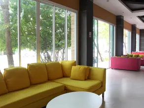 Twin Hotel - Image 2