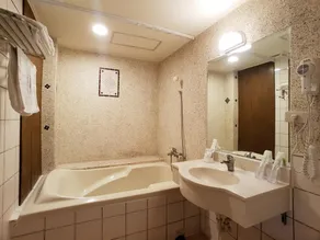 First Plaza Hotel - Image 4