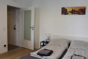 Light-flooded flat with beautiful balcony - Image 2