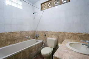 Urbanview Hotel Ananda Beach Sanur - Image 5