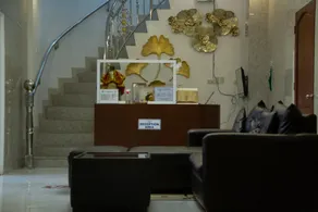 ARNOLD'S HOTEL - Image 4