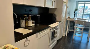 Cozy Condo near CN Tower - Image 5