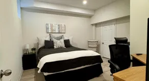 Spacious High Ceiling Lower Level Suite-New & Cozy - Image 2