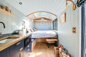 Butcher’s Arms – Shepherd Huts - Image 2