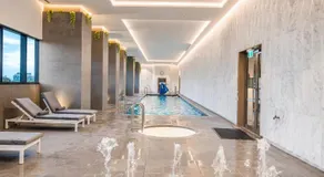 Puddings Home Stunning City Views Luxury 3BR Box Hill Skyone - Image 4