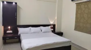 Hotel Bindusagar - Budget Rooms Near Sri Lingaraja Temple - Image 4