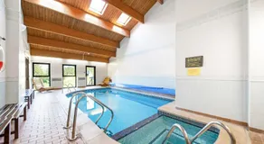 Finest Retreats - Kilburn Hall Apt - Image 2