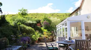 Cynynion Uchaf Farmhouse - 18th Century, Welsh Borders, Breathtaking Views - Image 5