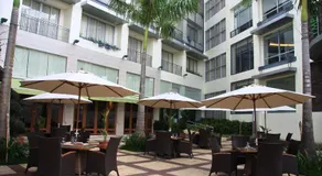 The Avenue Plaza Hotel - Image 5