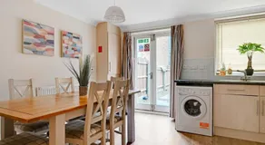 Harland Haven Spacious 4br House In Ipswich - Image 2