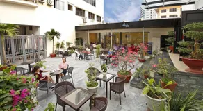 Bamboo Green Riverside Hotel - Image 4