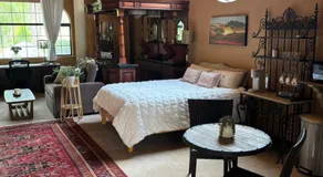 Grand Studio with Resort Amenities - Image 2