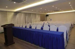 Home Inn Yubai Yun Hotel (Zhangjiagang Jingang Central Plaza) - Image 4