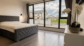 "Deerpark Villa - Sleeps 8, Views of The Rock of Cashel, Palace Hotel & outdoor Sauna! - Image 2