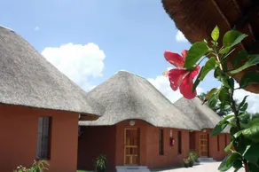 Kessa's Chalets Guest House - Image 4