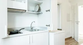 Silvia's Luxury Suites by RentMax - Image 3
