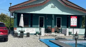 Homestay Armandz 5 bedrooms with private pool - Image 4