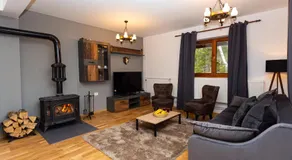 Hill Chalet - Image 2