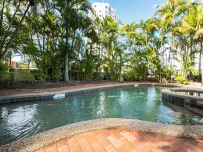 Surfers Hawaiian Apartments - Image 5
