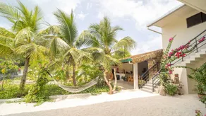 Tranquila Beach Hotel - Image 4
