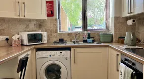 Little Olive - Beautiful 1 Bed House with Garden - Image 4