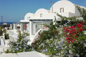boutique hotel in oia santorini next to the sea - Image 5