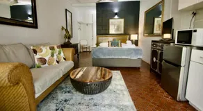 Hideaway Noosa Men Only Beach Resort - Image 2