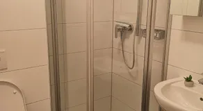 Beautiful flat, near westpark & hostpital, easy parking - Image 2