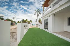 Maximum Beach Hotel - Image 4