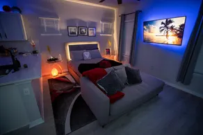 Pet Friendly Modern Zen Studio Retreat with Hot Tub - Image 3