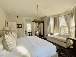 Woodbourne Inn - Image 2
