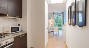 GuestHost - Ossuccio Apt with AC, Balcony & Parking! - Image 2