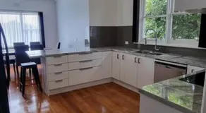 Modern 1 bedroom studio free parking close to CBD - Image 5