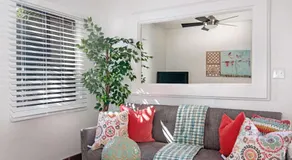 Cute Old Town Cottage near Downtown Beaches - Image 3