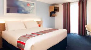 Travelodge Dundee Strathmore Avenue - Image 4