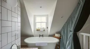 Shipmaster's Townhouse - Image 2