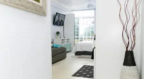 Wähle, glücklich zu sein bei Seymour #9 - Studio-Apartments mit Pool - Image 4