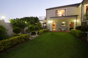 Sea Whisper Guest House - Image 3