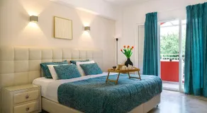 Romantic Palace Beach Apartments - Image 2
